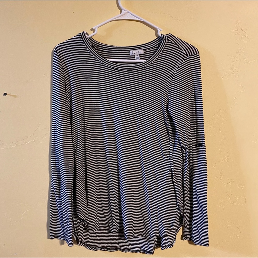 black & white long sleeve size small